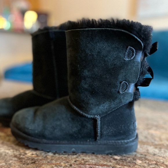 UGG Bow Tie Black Boots - Picture 9 of 12